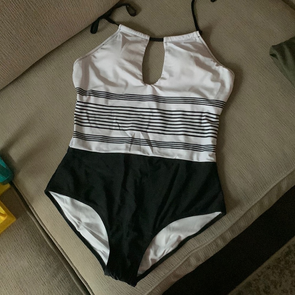 Bathing suit
